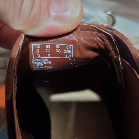 Clarks Booties - Picture 4 of 9